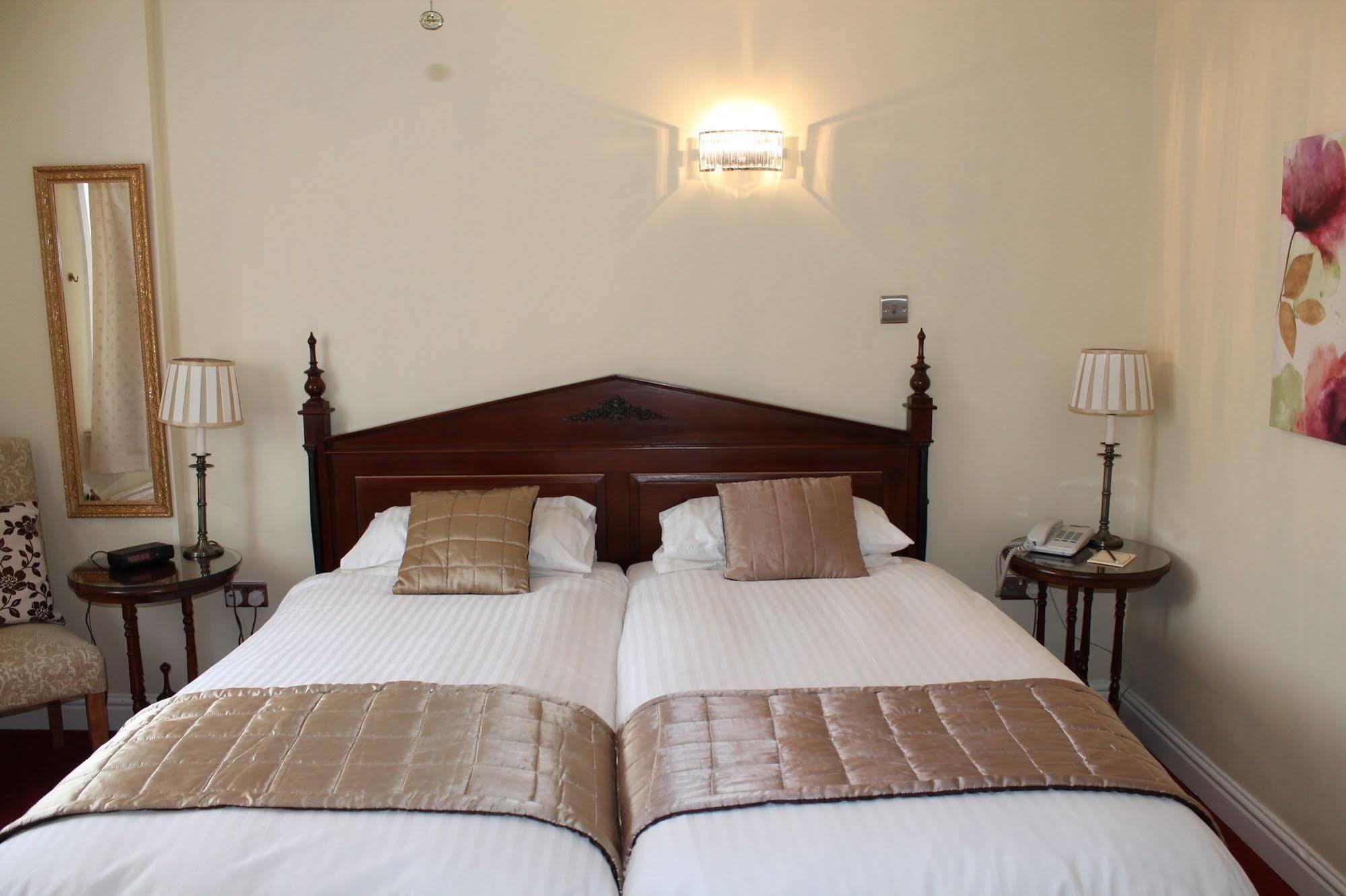 Longview Hotel Натсфорд Екстер'єр фото